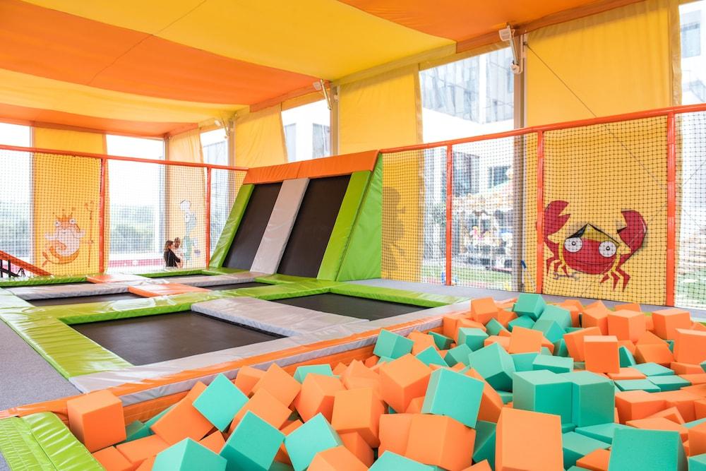 Vila Gale Sintra Luaran gambar A trampoline park in China