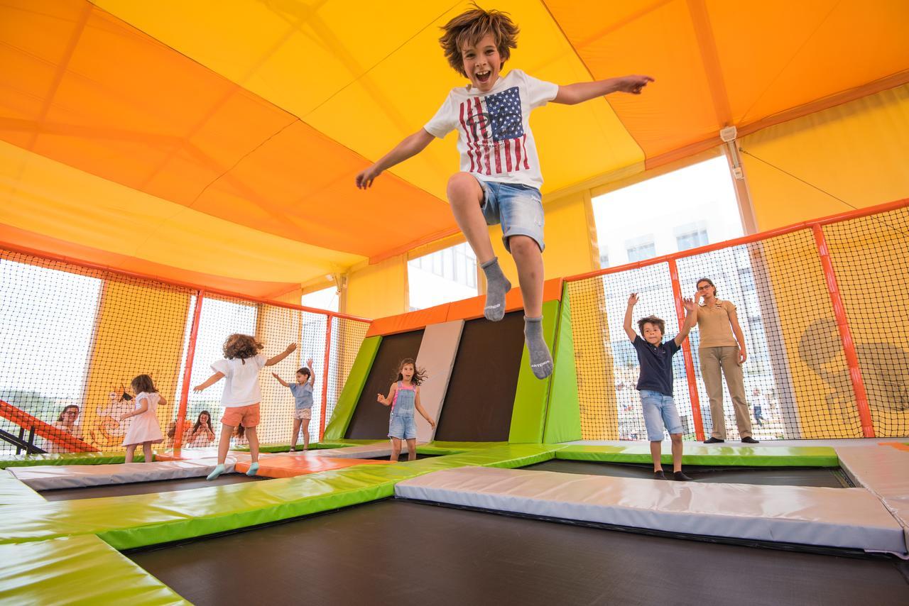Vila Gale Sintra Luaran gambar Children playing at an indoor playground